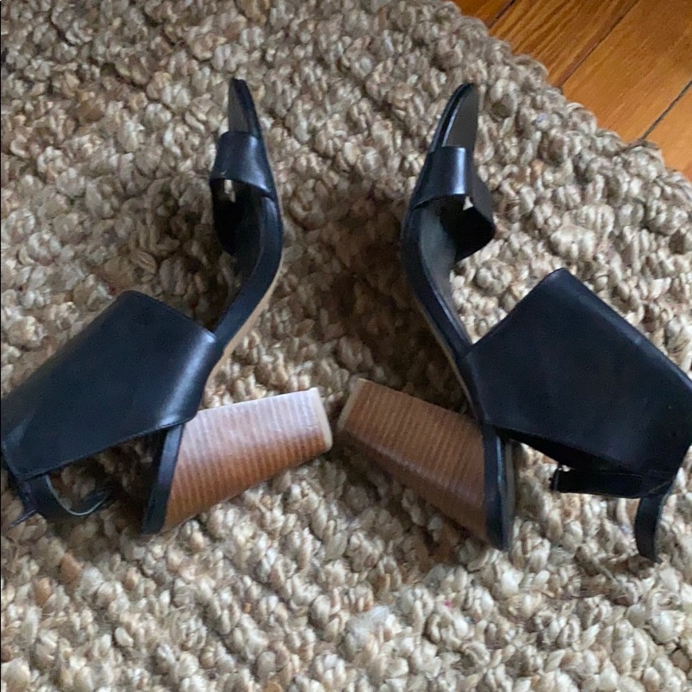Black leather heeled sandals - Picture 3 of 3
